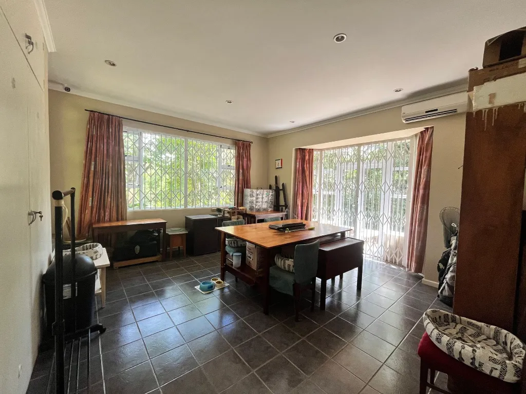 CHG-HSE-001 (3).webp